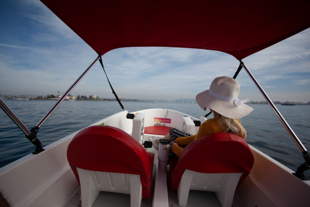 San Diego date ideas: Eco-Boat rental