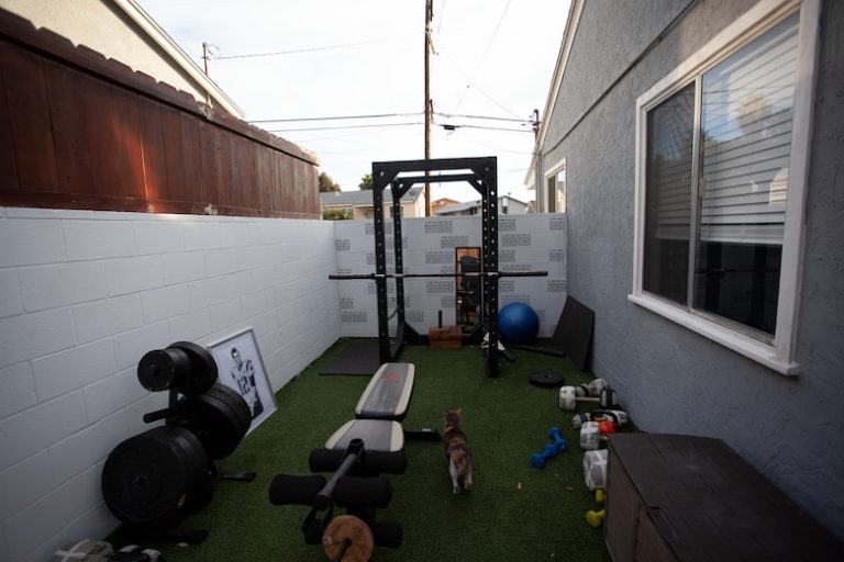 HOW TO BUILD A HOME GYM ON A BUDGET (THE CAVEMAN WAY)