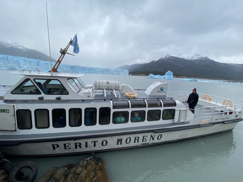 Boat that takes you from land to the Perito Moreno Glacier