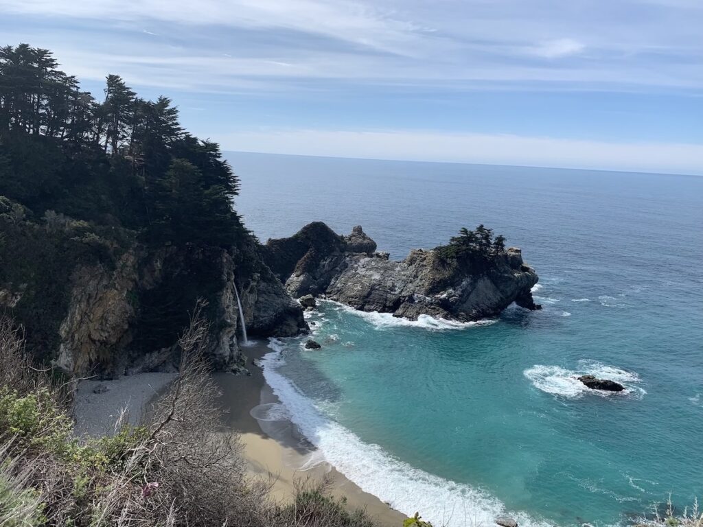 Overview of Julia Pfeiffer Falls in Big Sur 